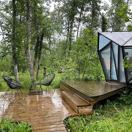 Hekso Treehouse * Kirikukula (Parnu)