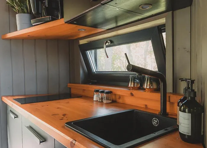 Hekso Treehouse * Kirikukula (Parnu)