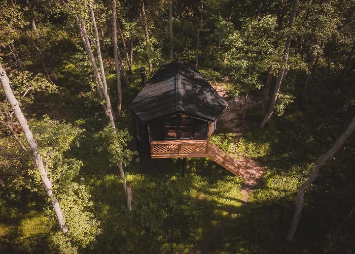 بيت للعطل Hekso Treehouse Kirikukula (Parnu)
